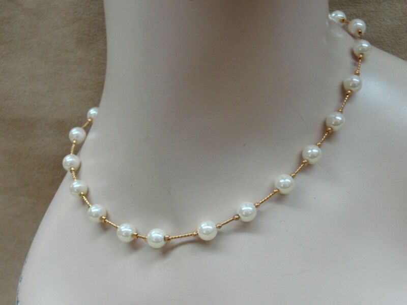 Vintage 1980s gold-tone faux pearl choker necklace