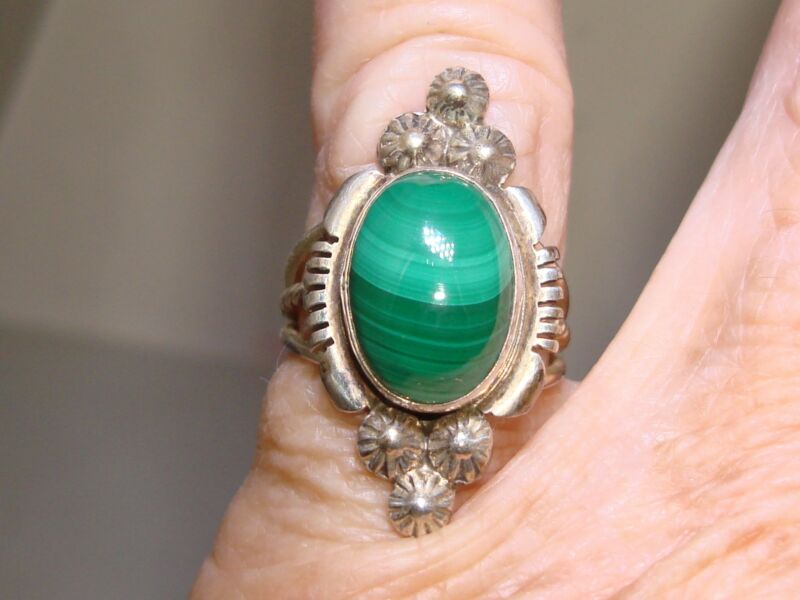 Vintage Marie Bahe Navajo Sterling Silver & Malachite Ring (Size 5.5)