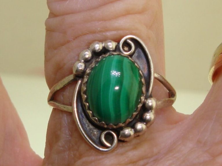 Vintage Native American Sterling Silver & Malachite Shadow Box Ring (Size 7 1/4)