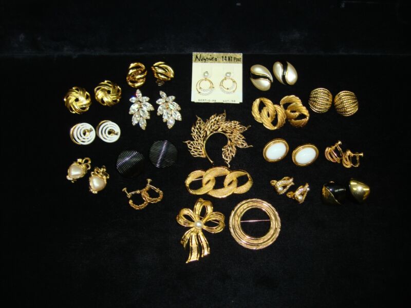 Vintage Napier pins and earrings set from the 1970s-80s