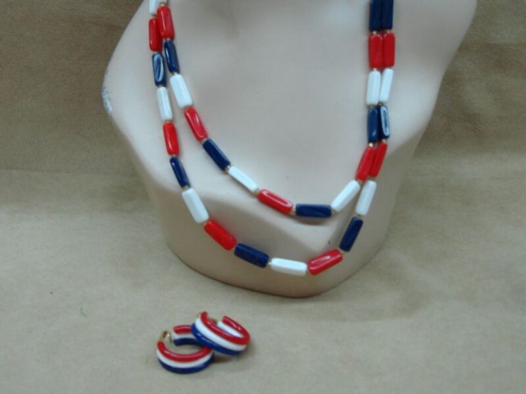 Vintage 1960s Mod Lucite Necklace & Earrings Set - Red White Blue