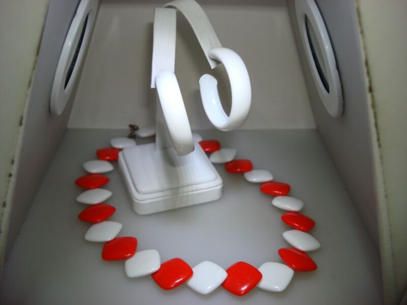 Vintage 1950s-60s red and white lucite necklace and enamel hoop earrings set