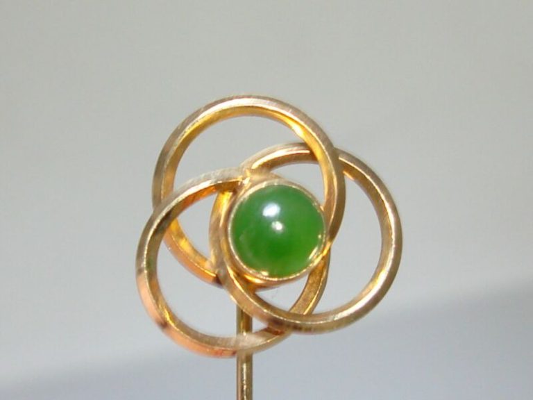 Vintage gold filled chrysoprase stick pin with intertwined circles design