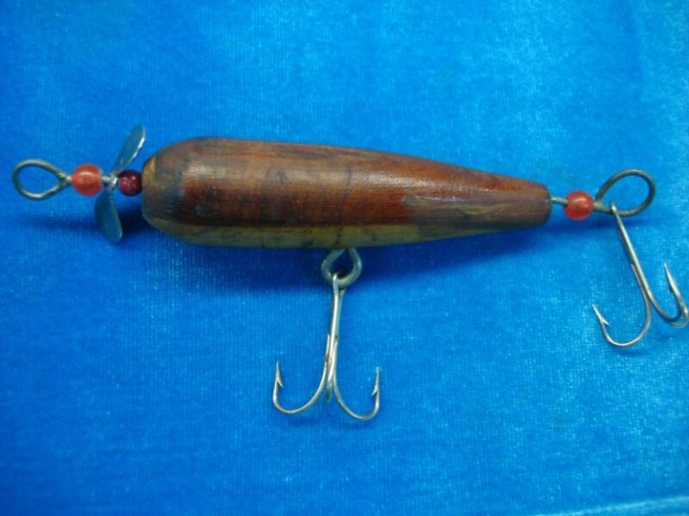 Vintage handmade cedar fishing lure