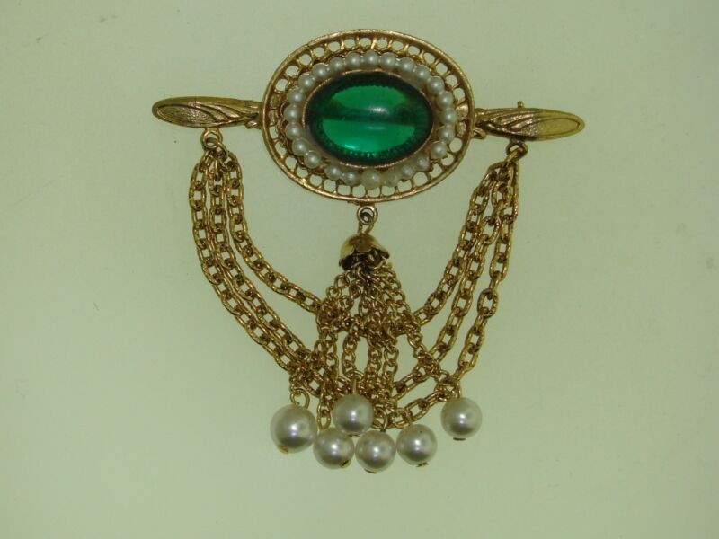 Vintage 1960s faux pearl and emerald swag pin