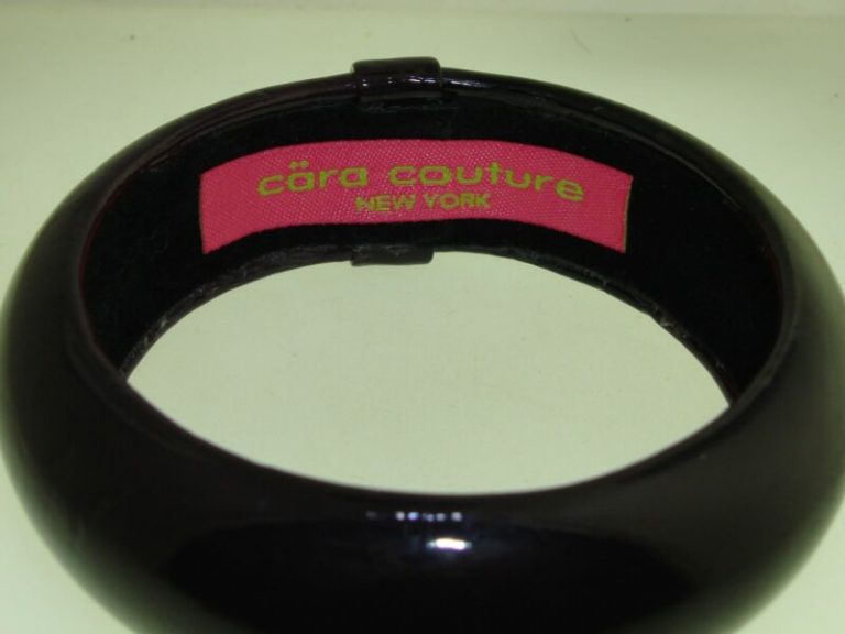 Vintage Cara Couture New York purple bangle bracelet