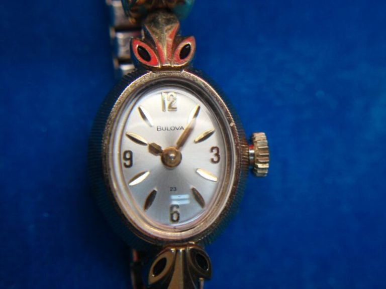 Vintage Bulova 23 Jewel Stem Wind Wristwatch - Yellow Gold, Excellent Condition