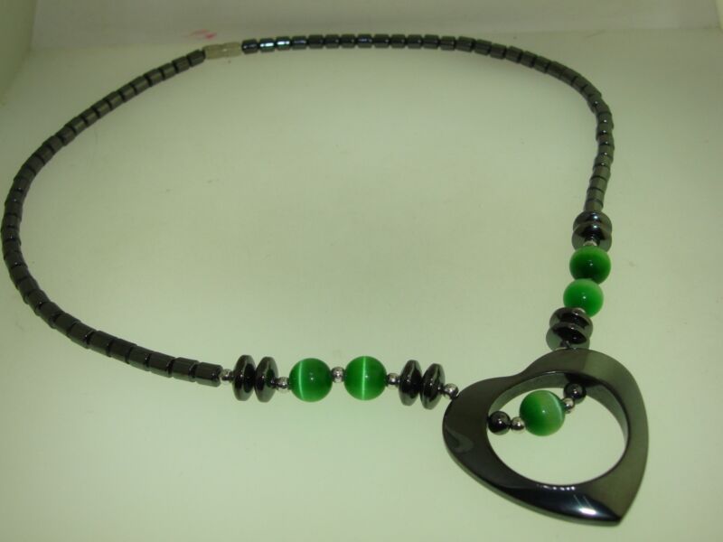 Vintage 1980s Hematite & Mother of Pearl Heart Necklace