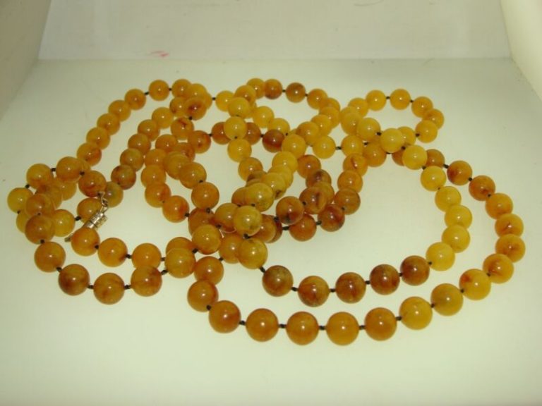 Vintage 1960s Lucite Bead Necklace - Amber Shades