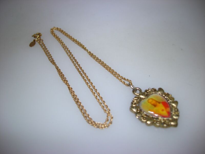 Vintage 1960s-70s gold tone Jesus heart pendant necklace