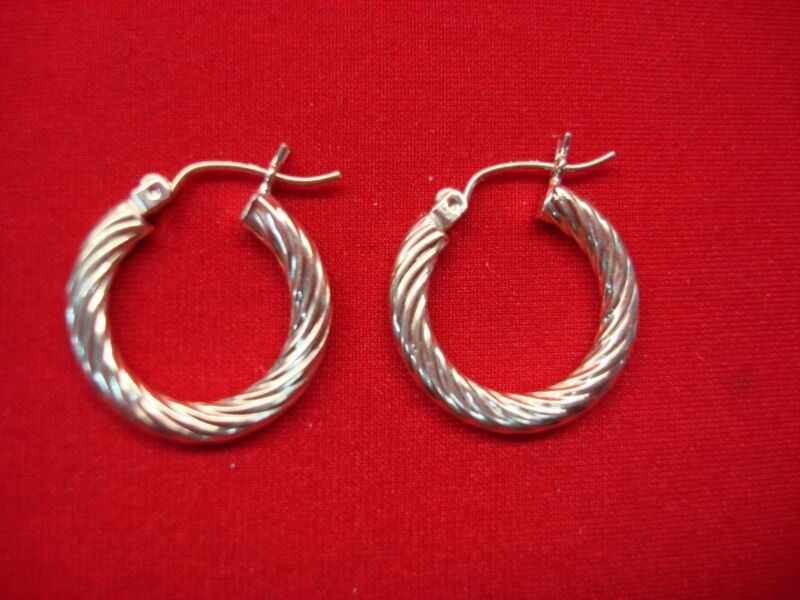 14K Yellow Gold Hoop Earrings (18.6mm)