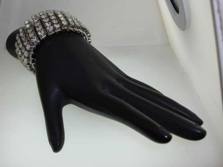 Vintage 1960s rhinestone stretch bracelet with five rows of foiled sparkle