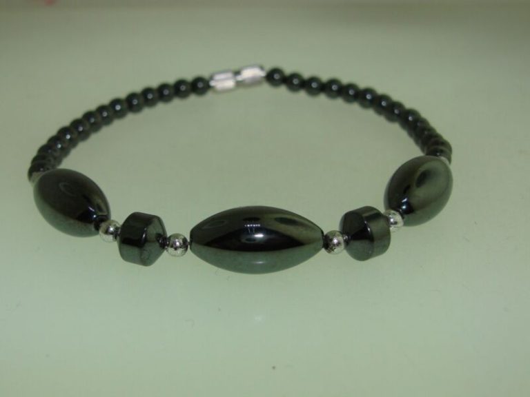 Vintage Hematite Bead Bracelet (1970s-80s)
