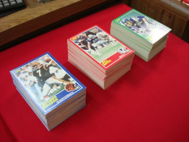 1989 Score Football Card Complete Set (300 Cards) - Semi-Stars & Nice Condition