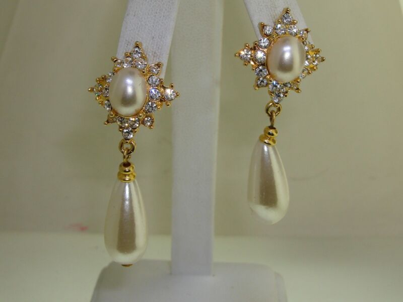 Vintage 1980s faux pearl and rhinestone dangle earrings
