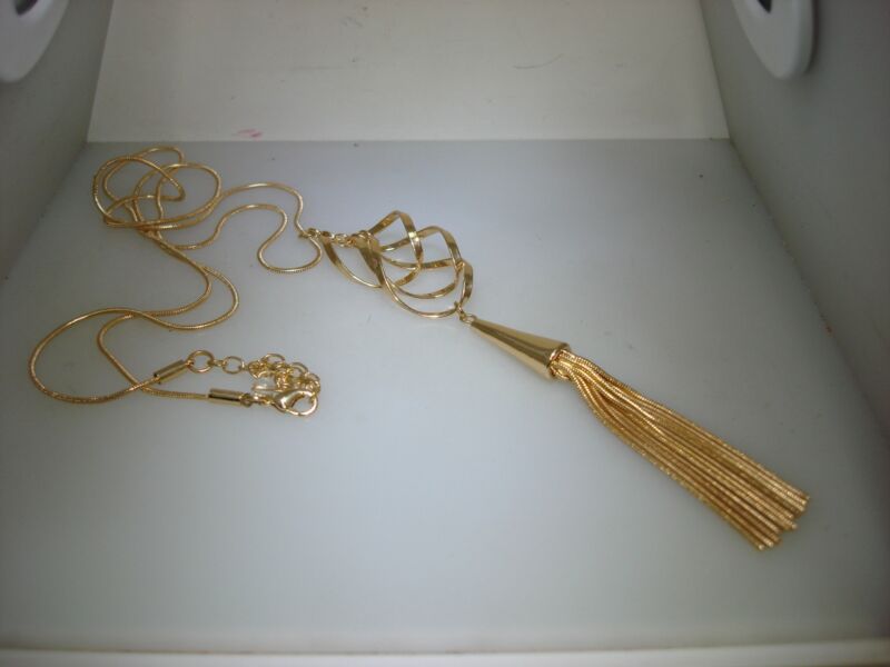 Vintage 1970s-80s Gold Tone Snake Chain Necklace with Tassel Pendant - Mint Condition