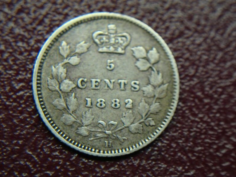 1882 Canadian 5 cent silver coin in nice condition