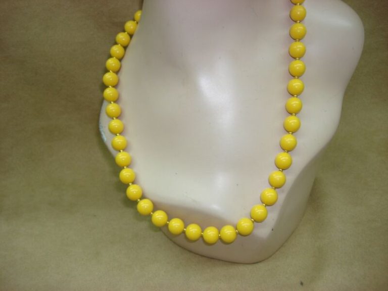 1980s Buttery Yellow Bead Necklace | Vintage Statement Piece
