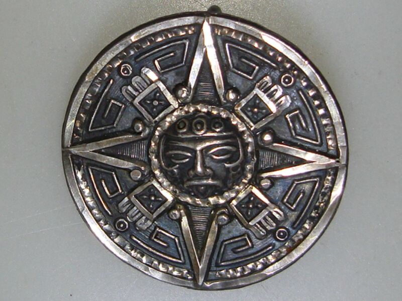Vintage sterling silver Aztec or Mayan calendar pin, Hecho En Mexico 925