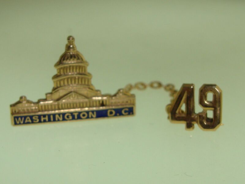 Vintage gold-plated Washington, D.C. souvenir pin featuring the Capitol Building