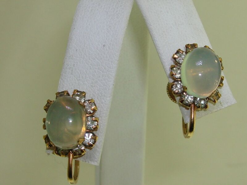 Vintage gold tone rhinestone and faux moonstone screw back earrings (1940s-50s)