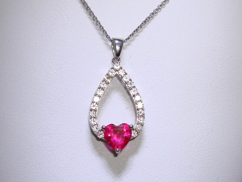 Hot pink topaz heart pendant necklace in sterling silver (925) by SUN