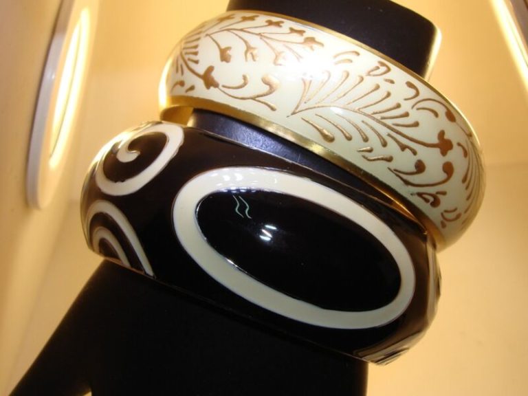 Vintage 1980s enamel bangle bracelets, black and gold creme
