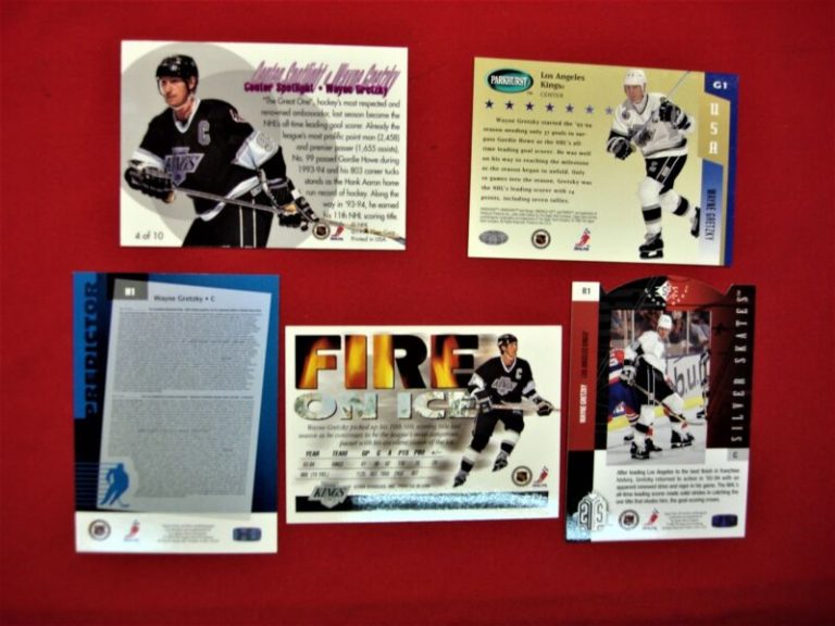 Vintage Wayne Gretzky insert cards in great condition