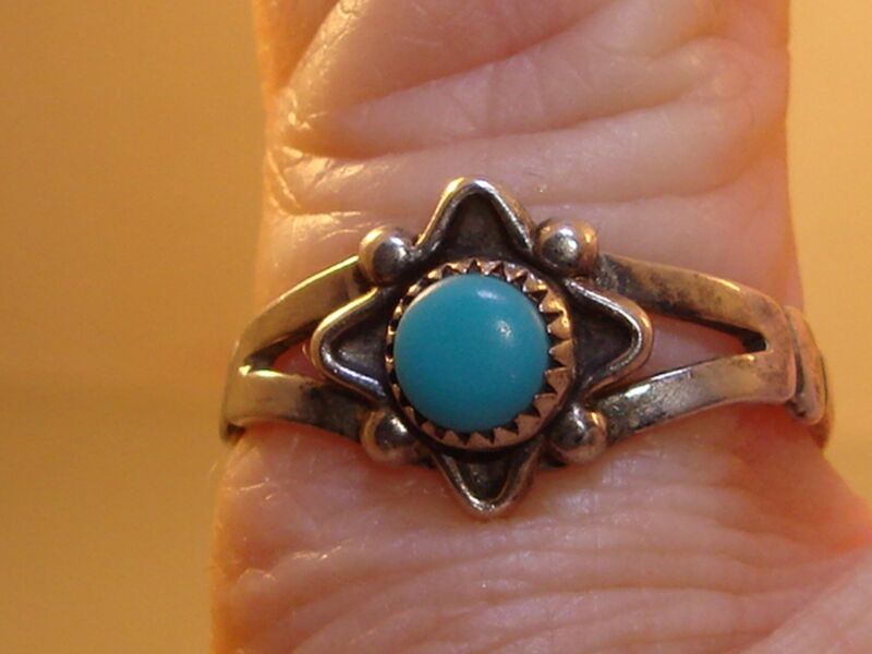 Vintage Southwestern Bell sterling silver and turquoise ring (size 5)