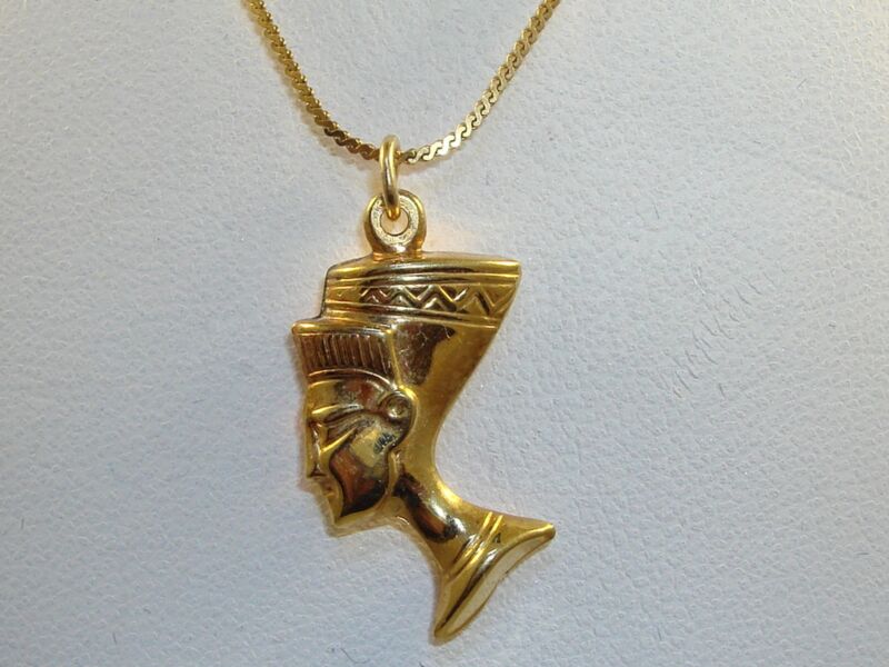 Vintage gold-filled Queen Nefertiti pendant necklace