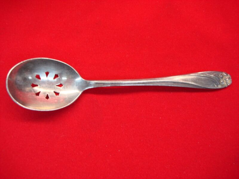 Vintage 1847 Rogers Bros. Daffodil Pattern Sugar Sifter Spoon