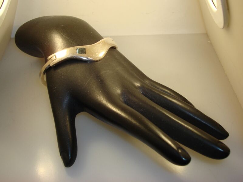 Vintage Taxco Mexico Sterling Silver Hinged Bangle Bracelet (925, TH-252)