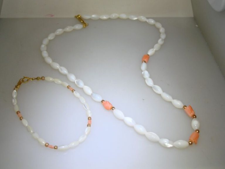 Vintage 1960s-70s pearl and coral necklace and bracelet set
