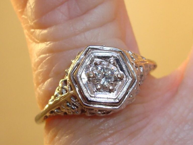 Art Nouveau 18K Gold Filigree Diamond Ring