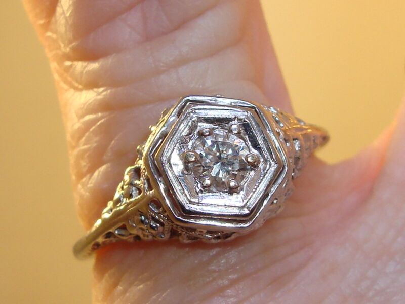 Art Nouveau 18K Gold Filigree Diamond Ring
