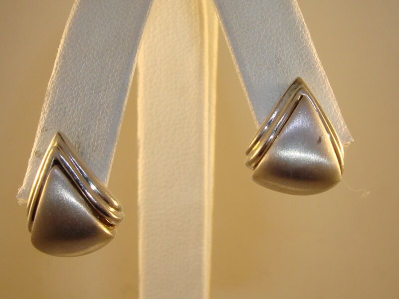 Espó sterling silver pierced earrings with a unique polished and satin finish