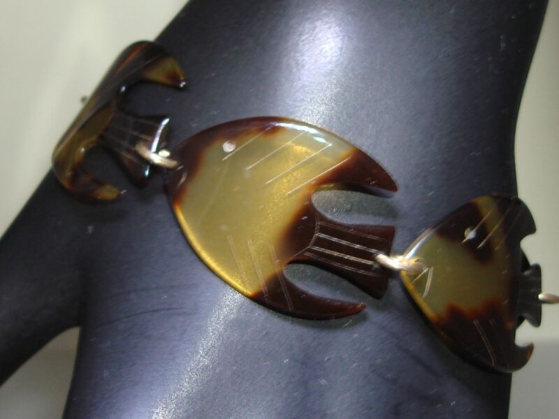 Vintage 1960s Tortoise Lucite Angel Fish Link Bracelet