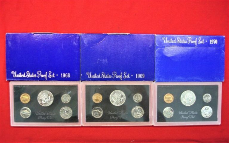 1968-1970 US Proof Sets in hard case with blue overbox, featuring 40% silver half dollars.