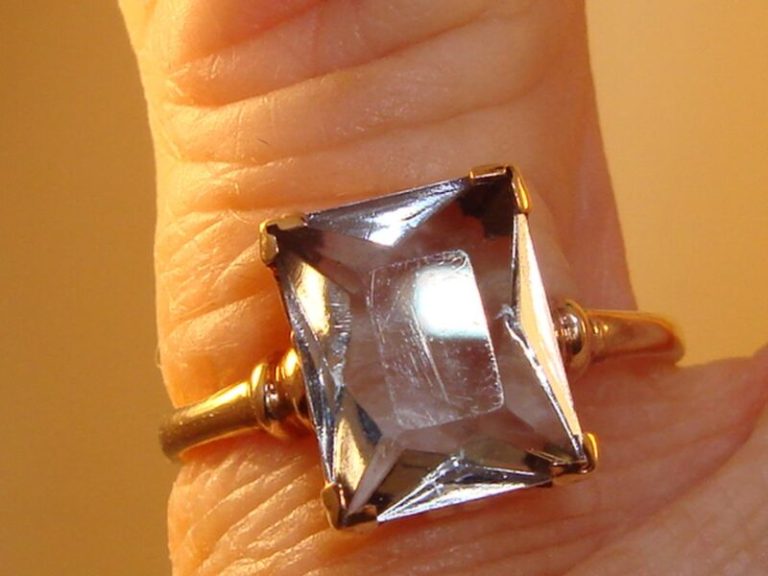 Vintage 1940s 10K Gold Ring with Faux IOLITE (3+ CTW), Size 6.5