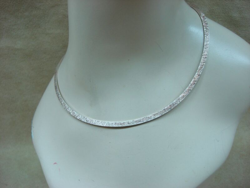 Reversible sterling silver choker necklace with iridescent rose and yellow design