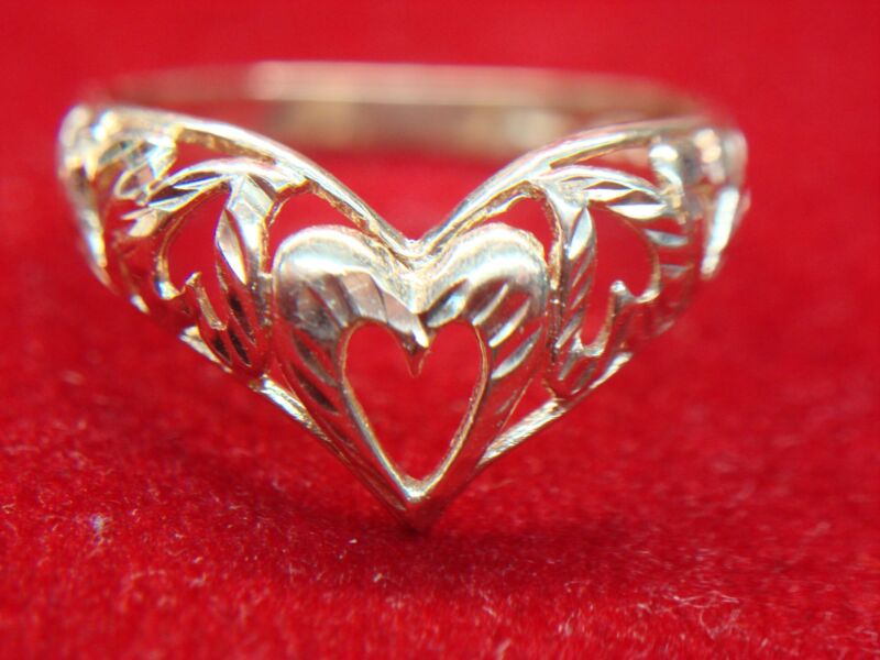 10K Yellow Gold Cut-Out Heart Ring