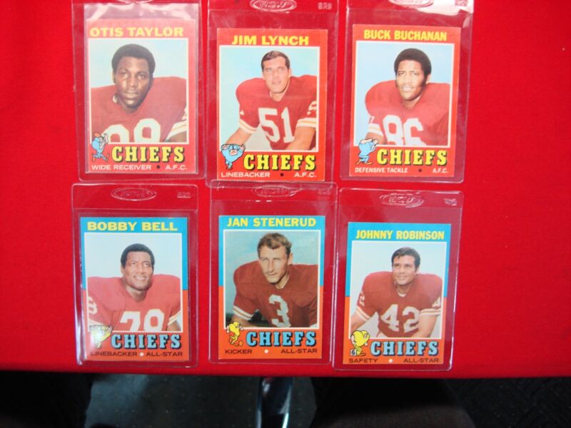 Vintage 1971 Topps Kansas City Chiefs football card lot
