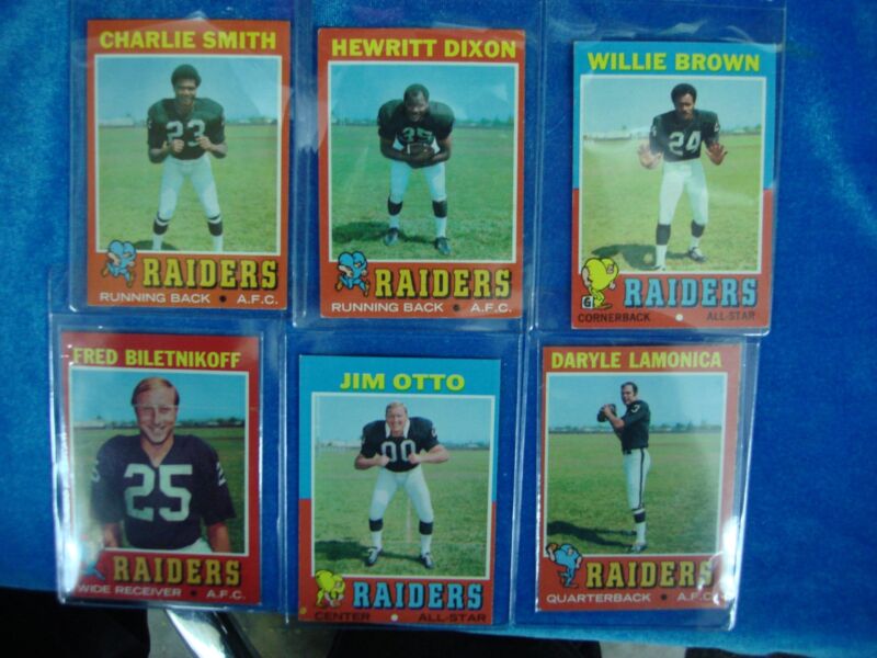 Vintage 1971 Topps Football Raiders cards featuring Biletnikoff, Otto, and Lamonica.