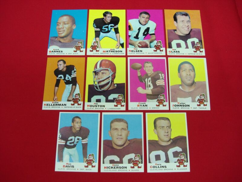 1969 Topps Cleveland Browns football card lot of 11 cards in EX/BTR condition