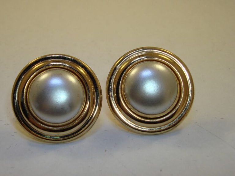 Vintage Carla 14K gold-filled faux pearl earrings