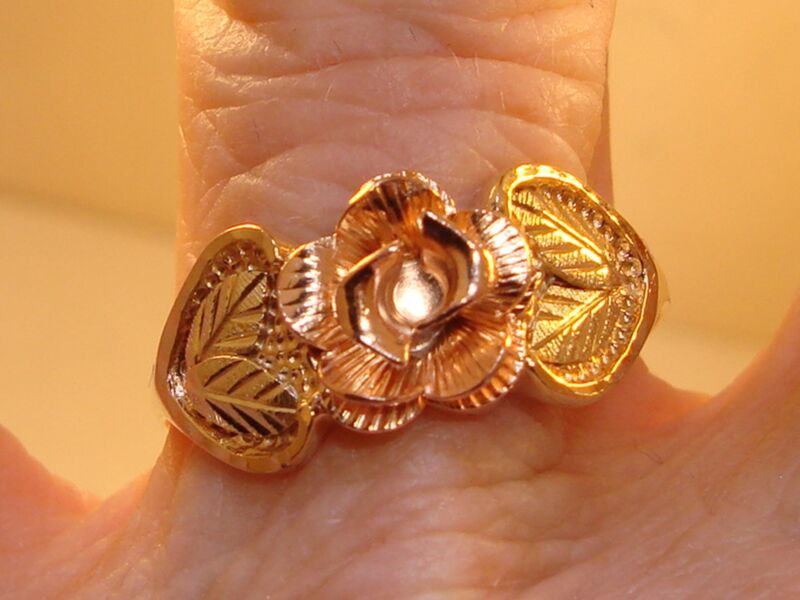 Vintage Coleman Co. Black Hills 10K tri-color gold ring, size 9.5