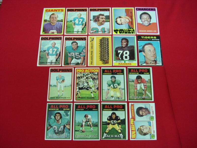 Vintage football card lot of 18 cards, including stars and one duplicate.