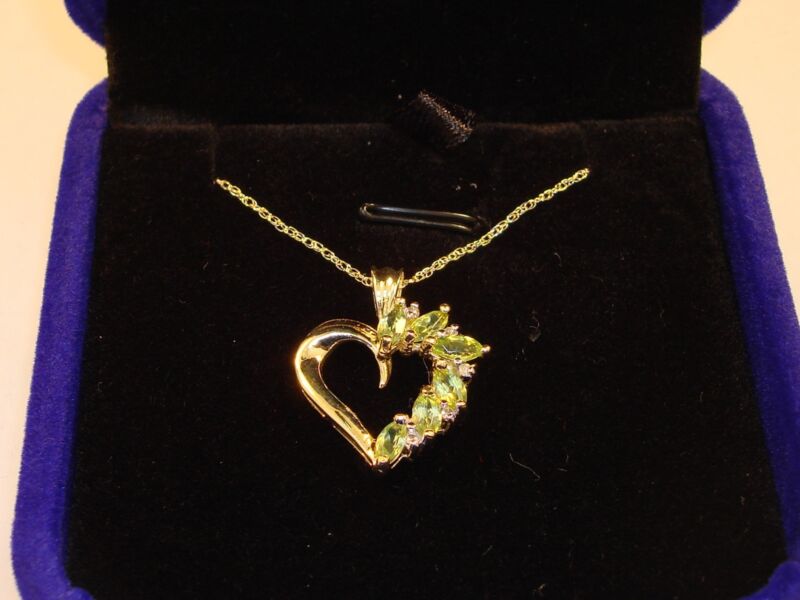 10K Gold Peridot & Diamond Heart Necklace - 60 PtW