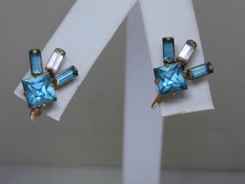 Vintage 1940s gold filled aqua and clear rhinestone screw back earrings