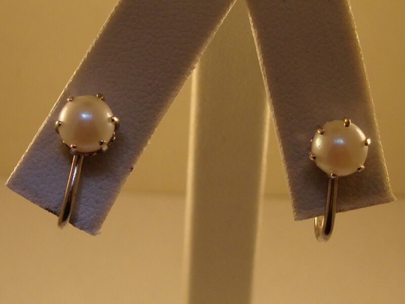 Vintage Cultra gold-filled pearl screw-back earrings